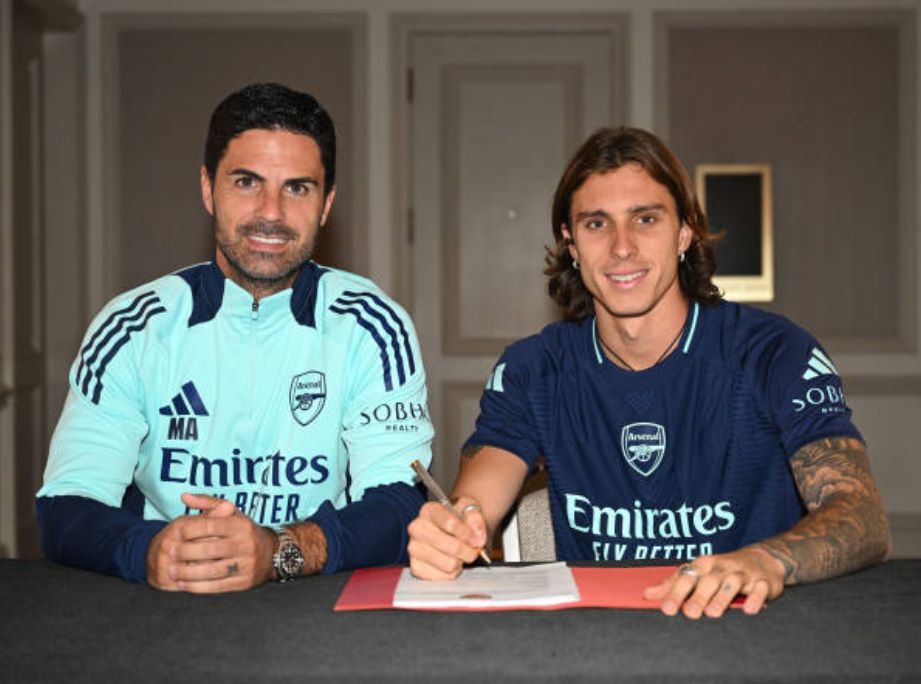 Calafiori chính thức là người của Arsenal.
